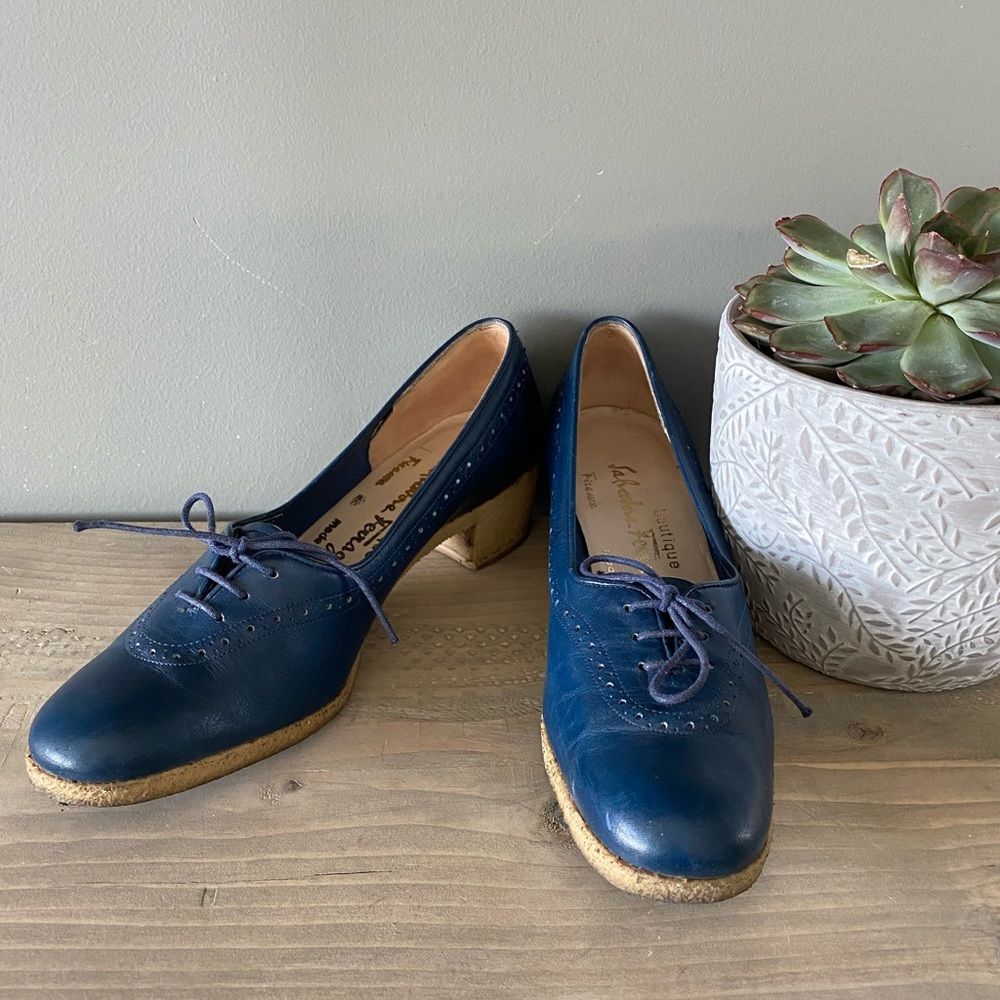 Vintage Salvatore Ferragamo Blue heeled shoes 4